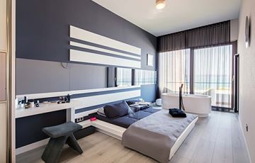 real-estate-b00m24-17
